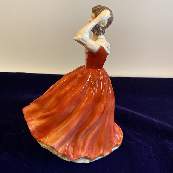 Rare Royal Adderley Bone China Figurine “March Winds” - Picture 4 of 9